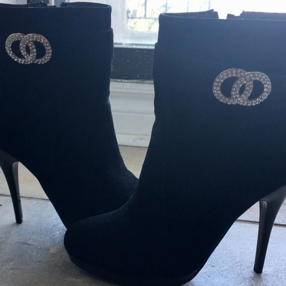 Italian Faux Suede Booties size 7 - Picture 2 of 3